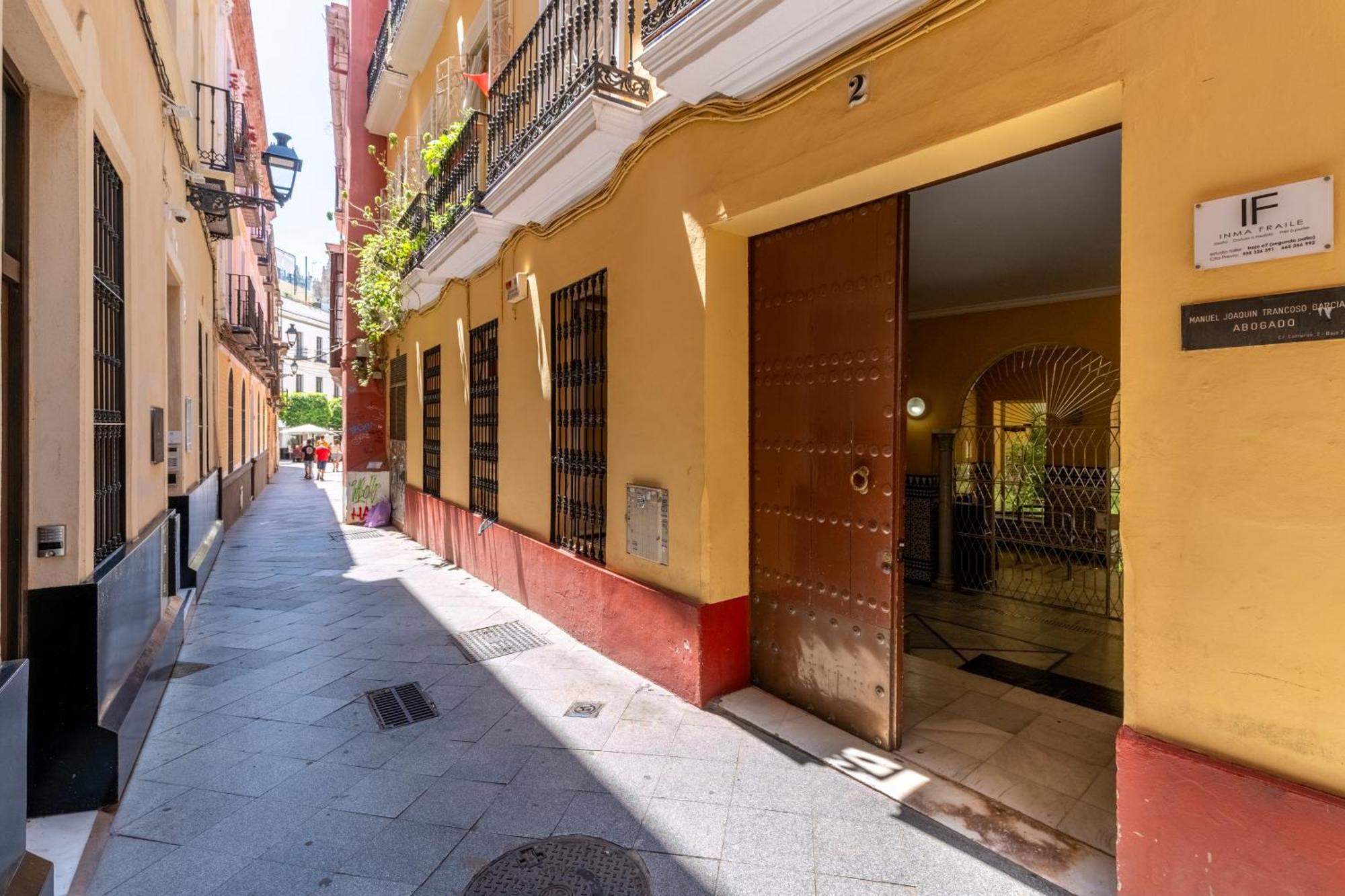 Cathedral Penthouse- Big Private Terrace- Parking