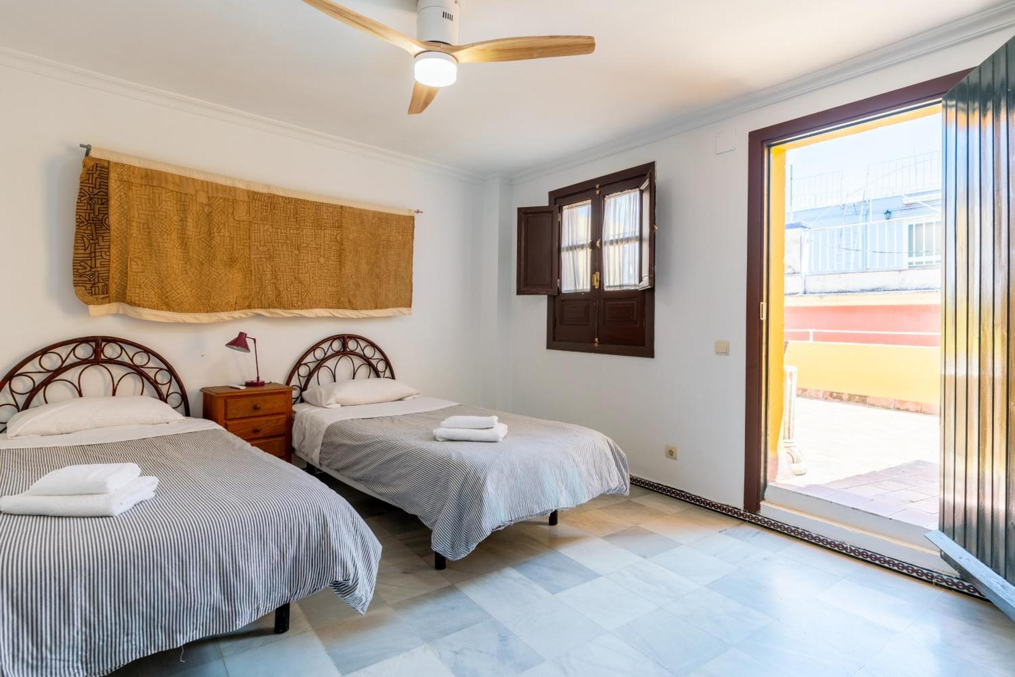 Cathedral Penthouse- Big Private Terrace- Parking