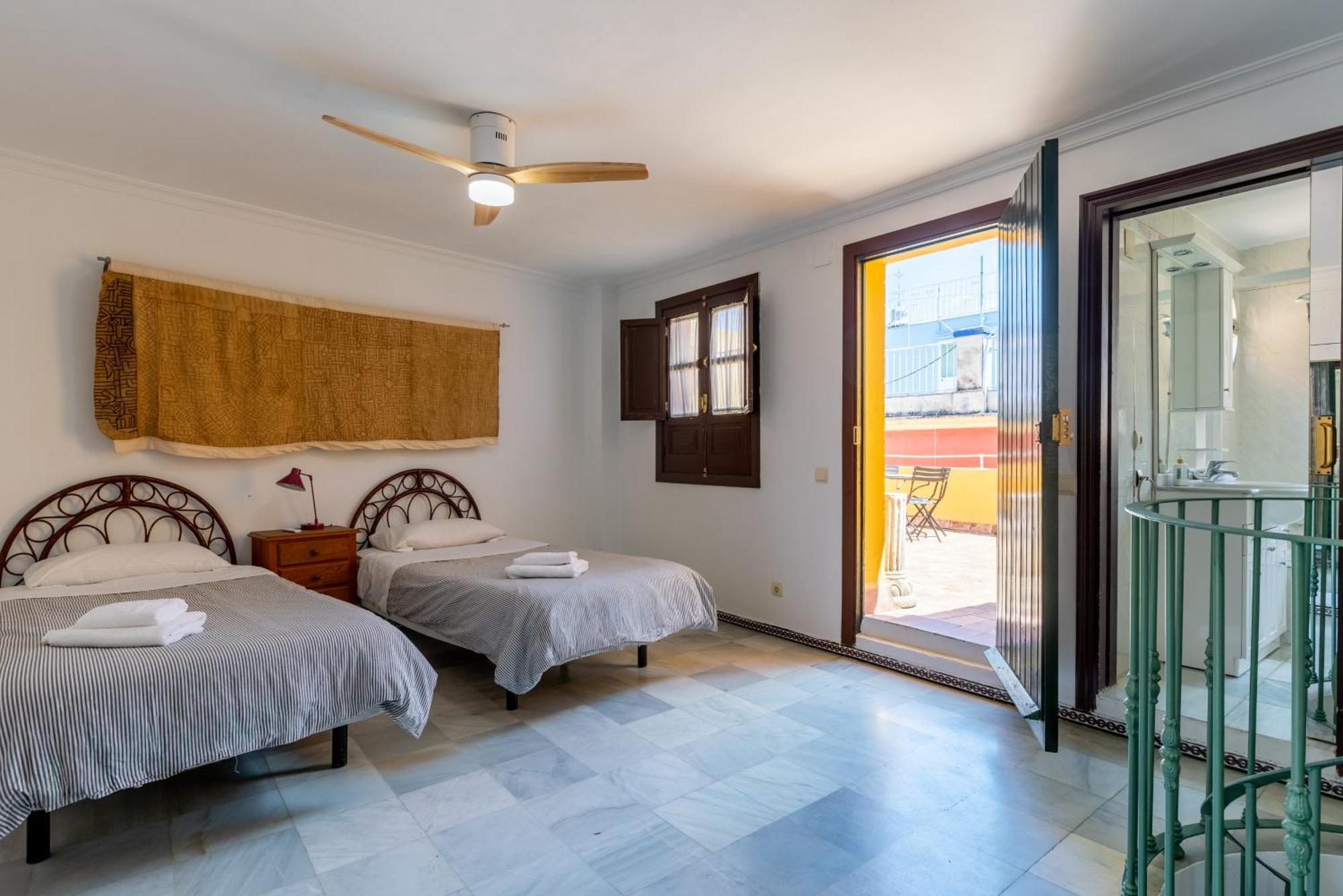 Cathedral Penthouse- Big Private Terrace- Parking Apartamento